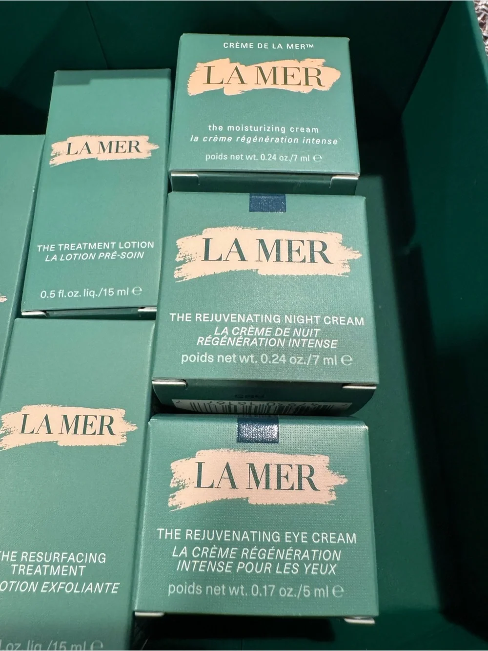La Mer Skincare Collection in Teal and White